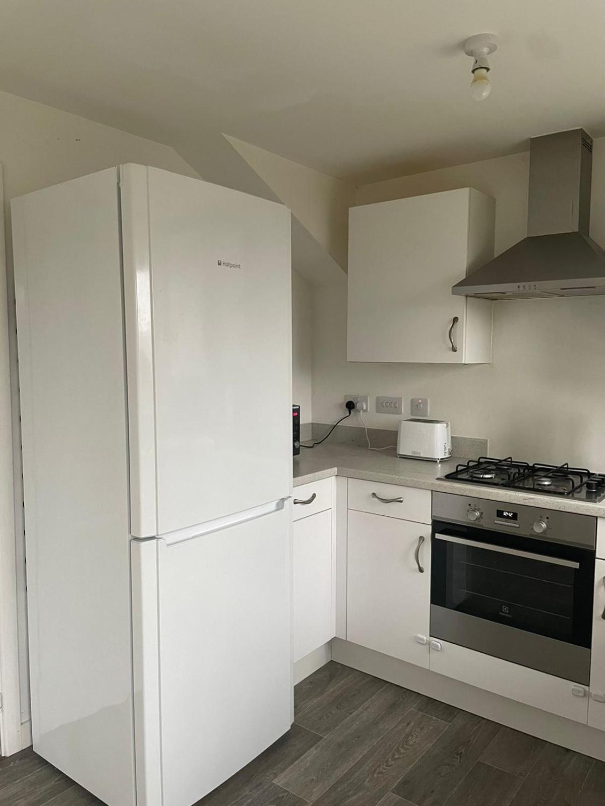 Village House St Mellons - Close To A48 And M4 Cardiff Eksteriør bilde
